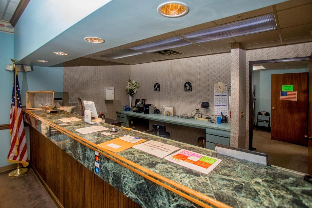 Lafayette Inn Moundsville Εξωτερικό φωτογραφία