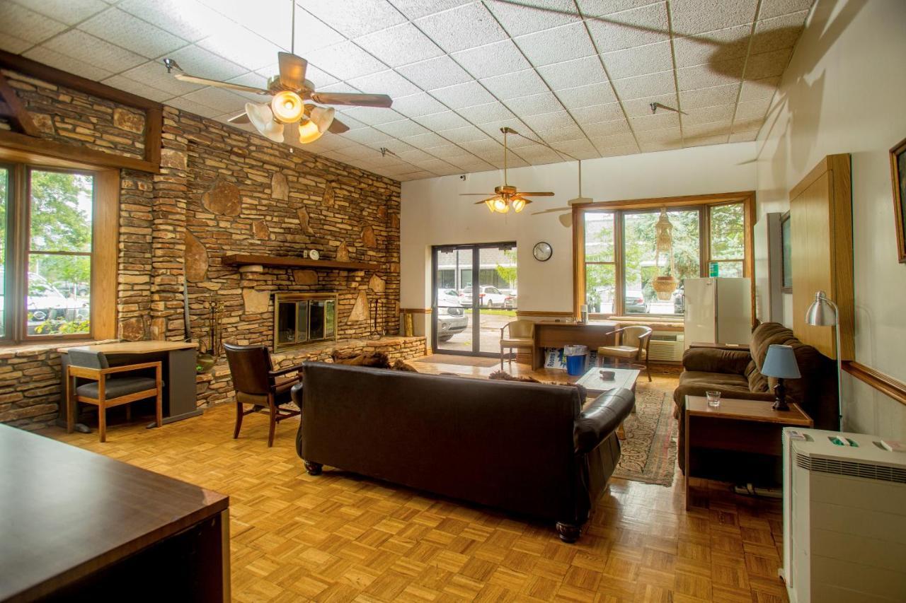 Lafayette Inn Moundsville Εξωτερικό φωτογραφία